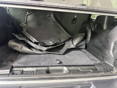 Used 2020 Jeep Wrangler Unlimited Sahara image 27