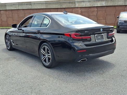 Certified 2023 BMW 530i xDrive w/ Premium Package AWD/4WD image 4