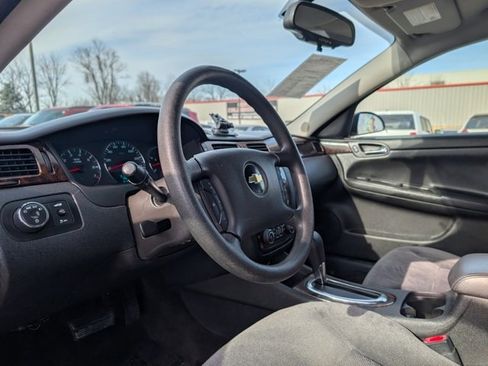 Used 2016 Chevrolet Impala LT image 8