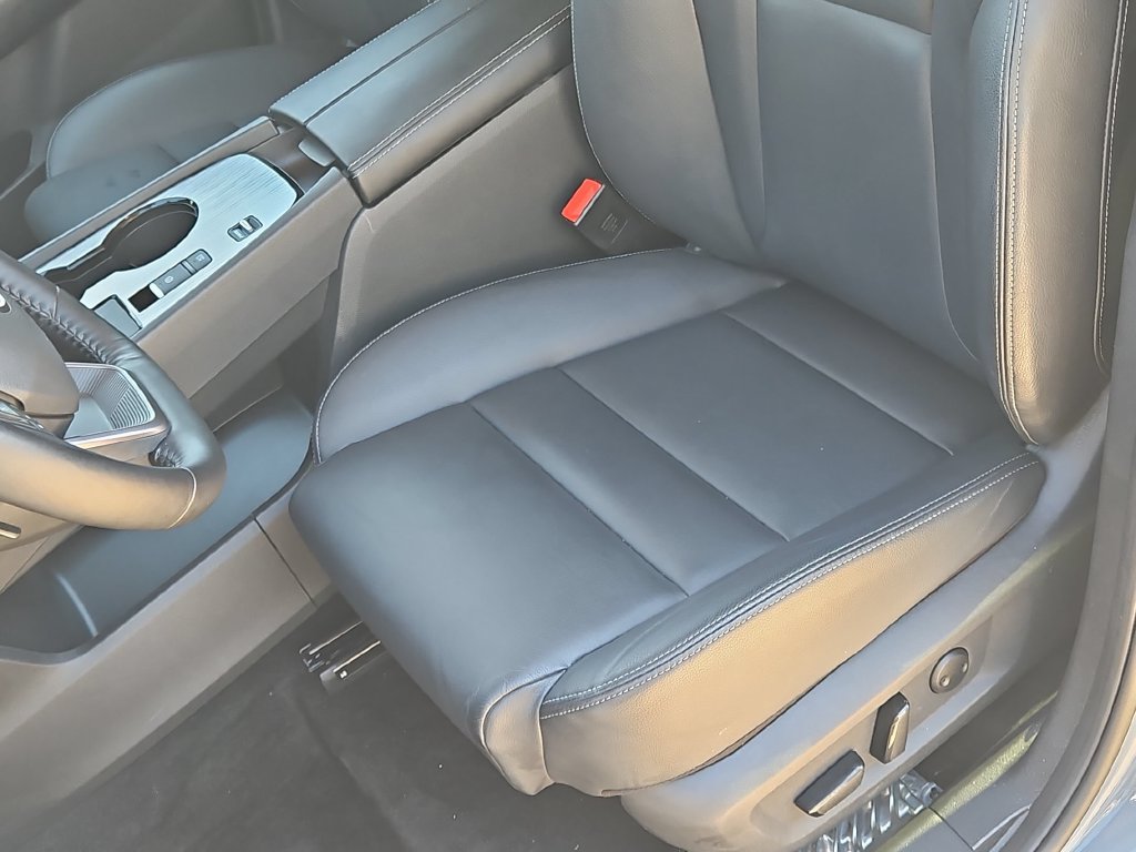 Used 2025 Nissan Rogue SL w/ SL Premium Package FWD image 14