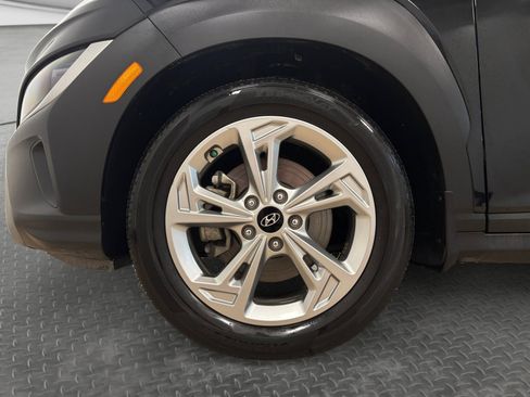 Used 2023 Hyundai Kona SEL AWD/4WD image 35