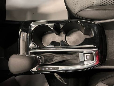 Used 2025 Chevrolet Trax LT image 24