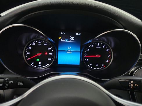 Used 2022 Mercedes-Benz GLC 300 image 10
