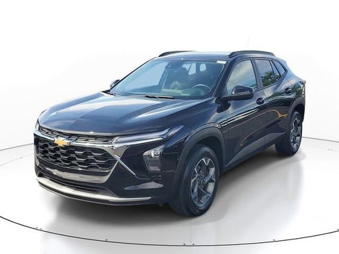 Certified 2024 Chevrolet Trax LT w/ Driver Confidence Package FWD image 2