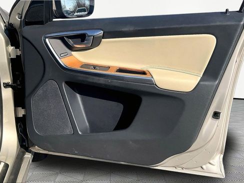 Used 2017 Volvo XC60 T5 Inscription w/ Advanced Package image 29