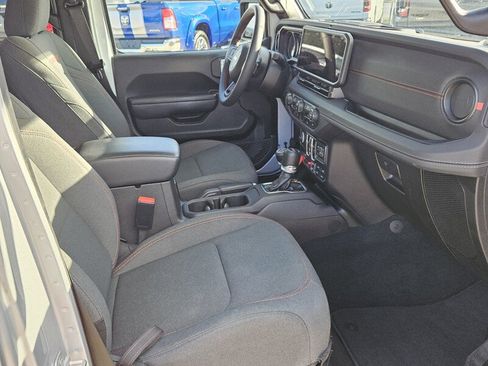 Certified 2024 Jeep Wrangler Unlimited Rubicon image 15