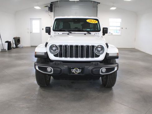 Used 2024 Jeep Wrangler Sahara image 3