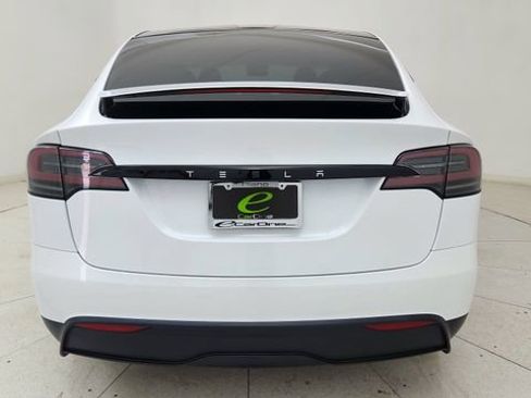 Used 2024 Tesla Model X image 5