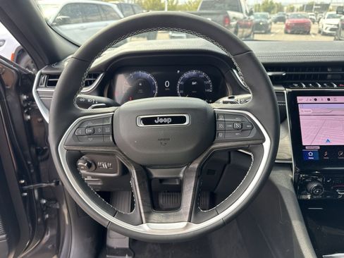 New 2025 Jeep Grand Cherokee L Limited w/ Trailer Tow Package image 21