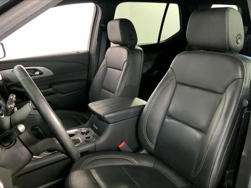 Used 2023 Chevrolet Traverse LT image 22