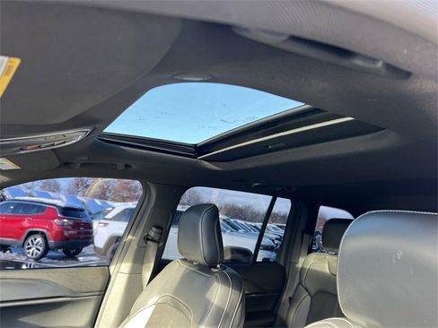 Certified 2023 Jeep Grand Cherokee Altitude image 9