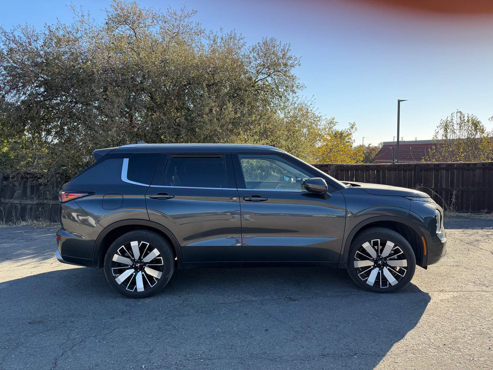 Used 2025 Mitsubishi Outlander SEL AWD/4WD image 6
