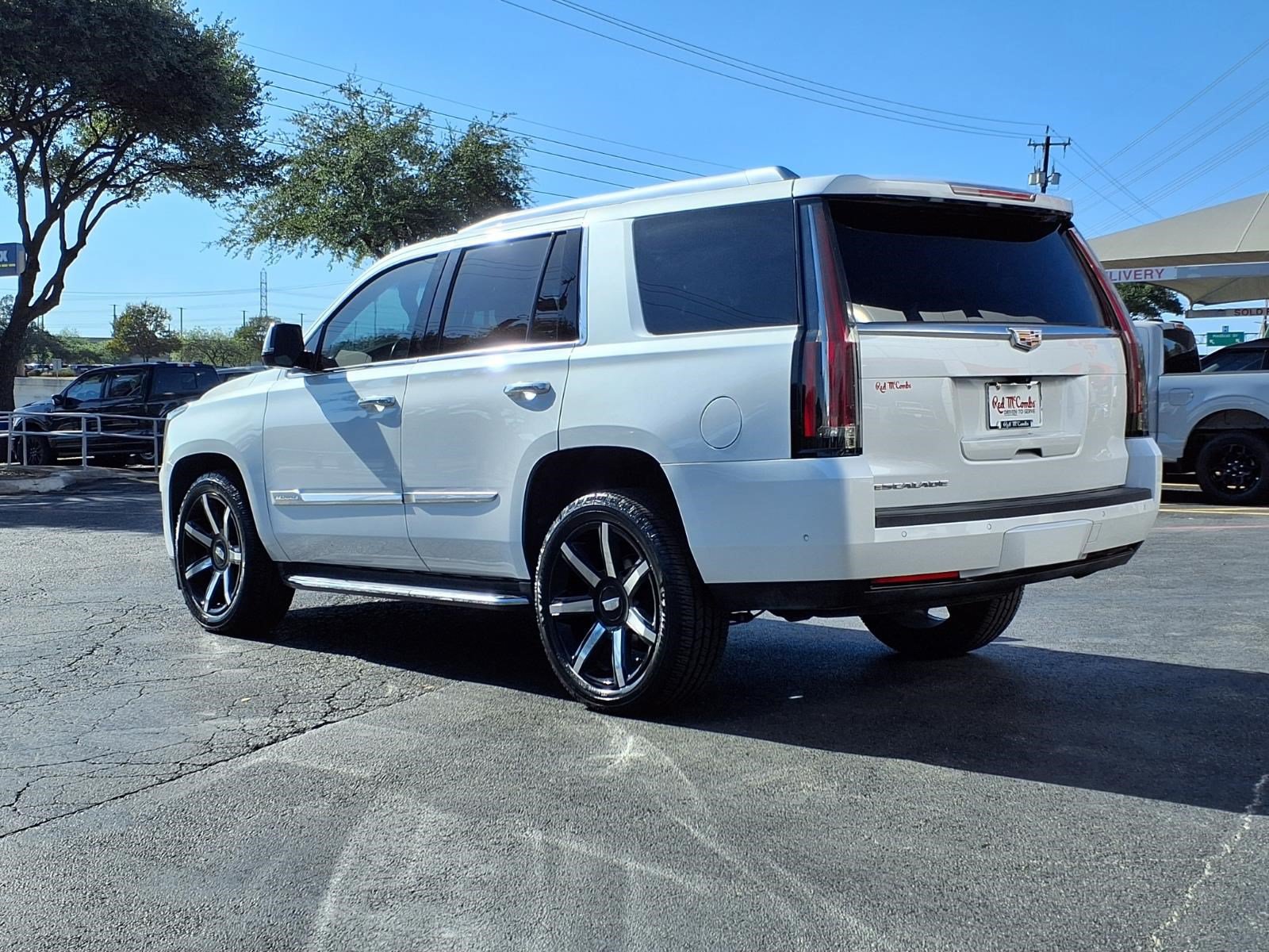 Used 2020 Cadillac Escalade Luxury RWD image 8