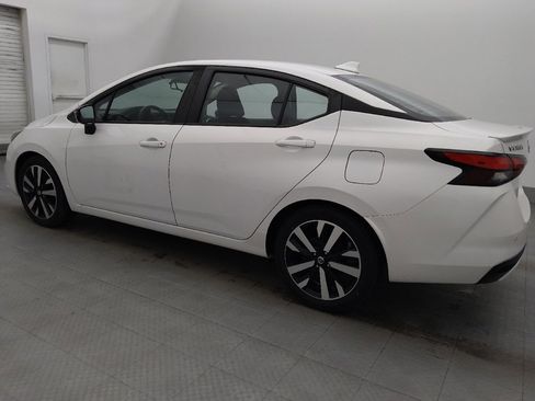 Used 2022 Nissan Versa SR w/ Convenience Package FWD image 3