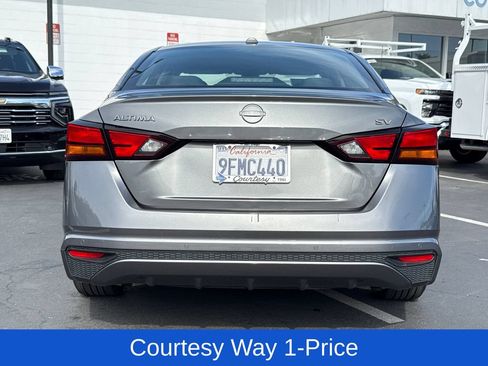 Used 2023 Nissan Altima 2.5 SV FWD image 11