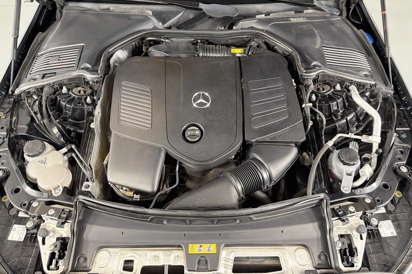 Used 2022 Mercedes-Benz C 300 Sedan image 11