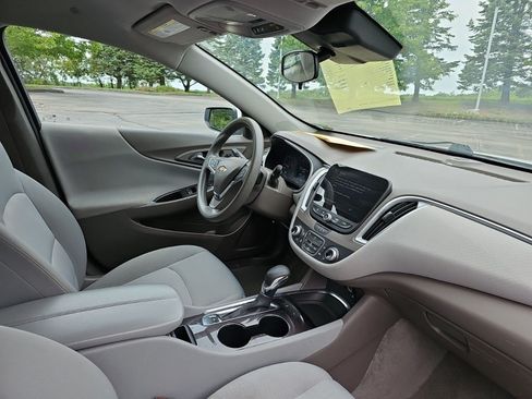Used 2024 Chevrolet Malibu LT FWD image 11
