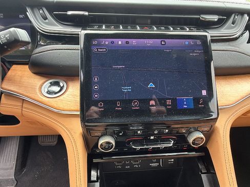Certified 2025 Jeep Grand Cherokee L Summit AWD/4WD image 35