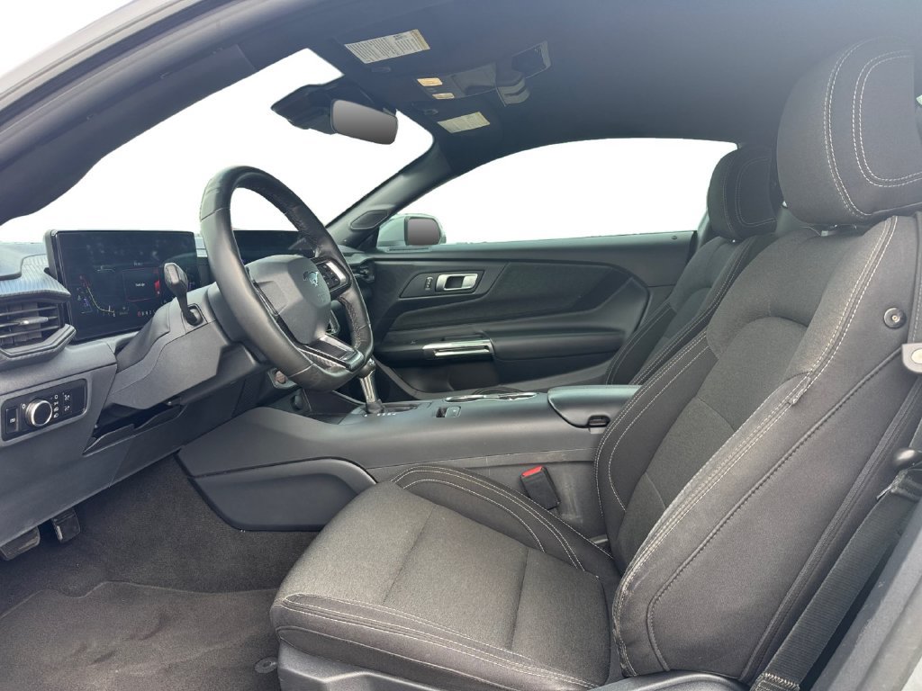 Used 2024 Ford Mustang Coupe RWD image 10