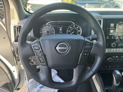 Used 2025 Nissan Frontier SV w/ SV Convenience Package RWD image 5