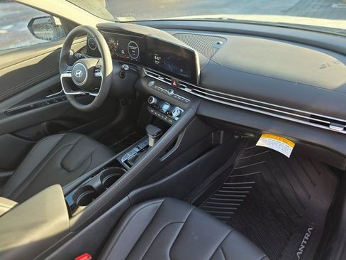 New 2025 Hyundai Elantra Limited image 7