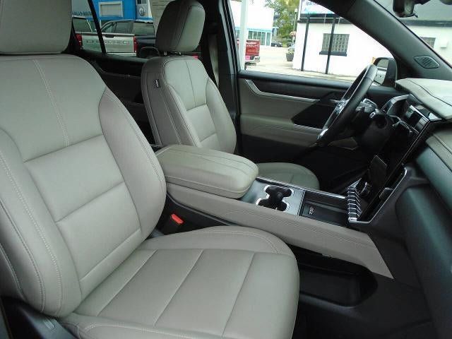Used 2026 GMC Acadia Elevation w/ Elevation Premium Package AWD/4WD image 23