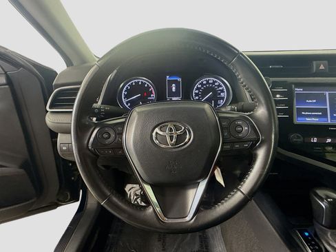 Used 2020 Toyota Camry SE FWD image 13