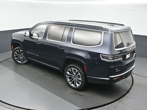 Used 2023 Jeep Grand Wagoneer Series III AWD/4WD image 38