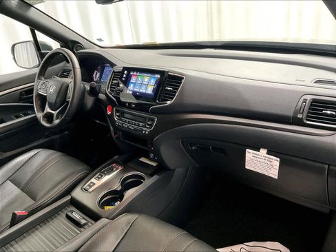 Used 2022 Honda Passport TrailSport image 14