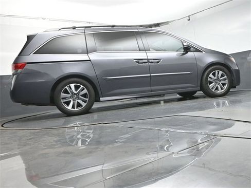 Used 2016 Honda Odyssey Touring Elite image 35