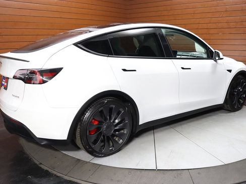 Used 2022 Tesla Model Y Performance AWD/4WD image 22