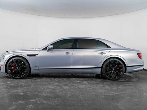 Used 2022 Bentley Flying Spur W12 image 5