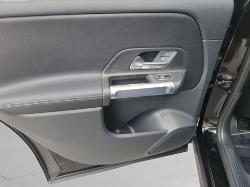 Certified 2025 Mercedes-Benz GLB 250 image 9
