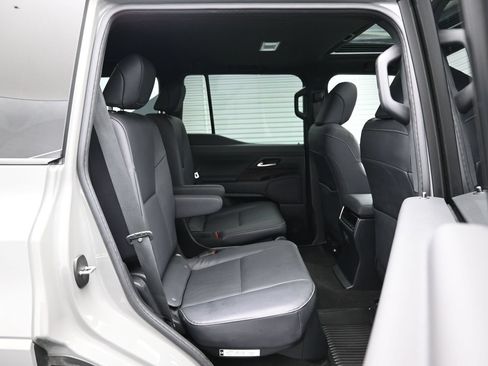 Used 2025 Lexus GX 550 w/ Accessory Package (2T) AWD/4WD image 12