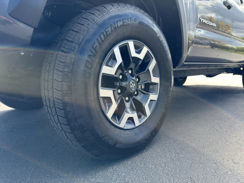 Certified 2023 Toyota Tacoma TRD Off-Road image 17