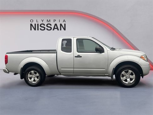 Used 2012 Nissan Frontier SV w/ SV Premium Utility Pkg image 6