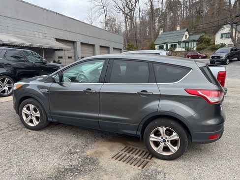 Used 2015 Ford Escape SE image 11