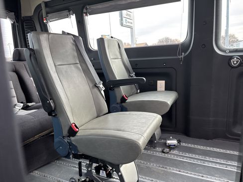 Used 2014 RAM ProMaster 2500 w/ Interior Convenience Group image 8