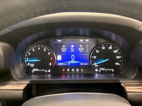 Used 2022 Ford Explorer Limited w/ Equipment Group 301A image 19