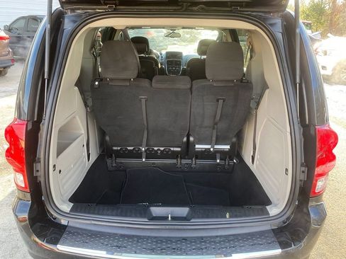 Used 2016 Dodge Grand Caravan SE image 24