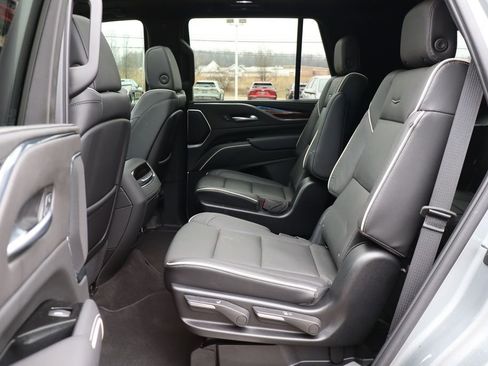 Used 2024 Cadillac Escalade Premium Luxury image 47