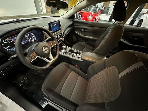 Used 2025 Nissan Sentra SV FWD image 11