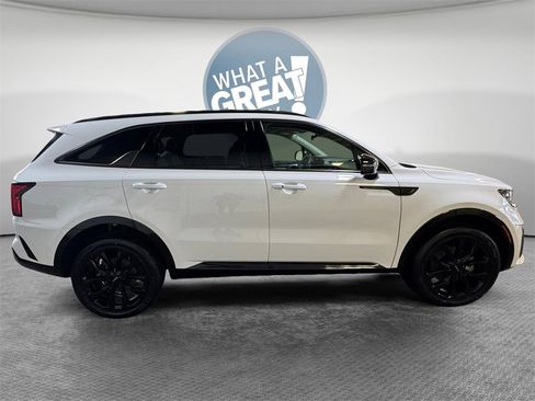 Certified 2023 Kia Sorento SX image 2