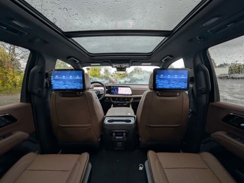 New 2026 Chevrolet Tahoe High Country image 2