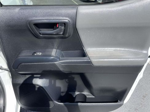 Used 2021 Toyota Tacoma SR w/ SR Convenience Package image 36