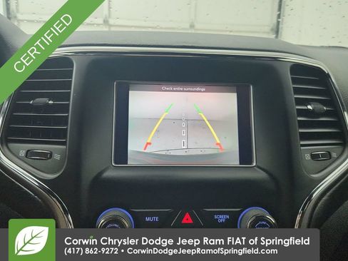 Used 2018 Jeep Grand Cherokee Laredo AWD/4WD image 24