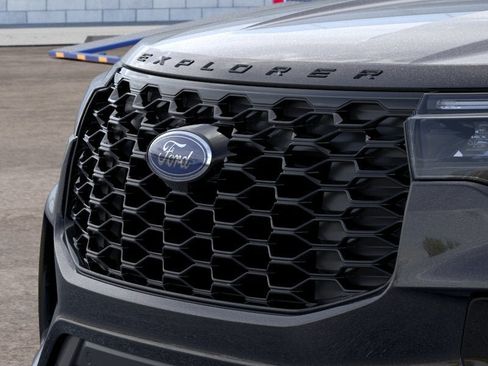 New 2026 Ford Explorer ST-Line w/ ST-Line Street Pack AWD/4WD image 17