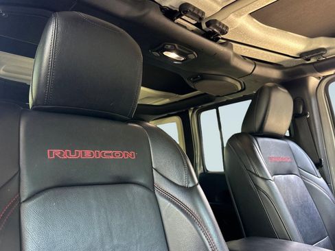 Used 2018 Jeep Wrangler Unlimited Rubicon AWD/4WD image 14