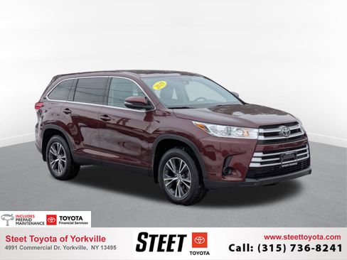 Used 2019 Toyota Highlander LE image 1