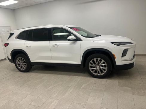 Used 2026 Buick Enclave Preferred AWD/4WD image 15